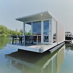 Houseboat Martinique